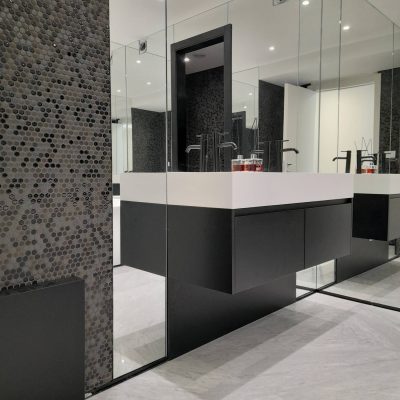 Mobile da bagno laccato nero